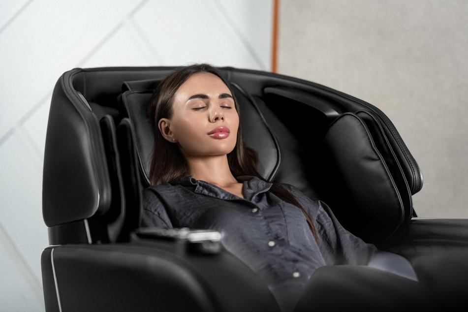 Cadeira de Massagem S8 Smart Jet Black Edition